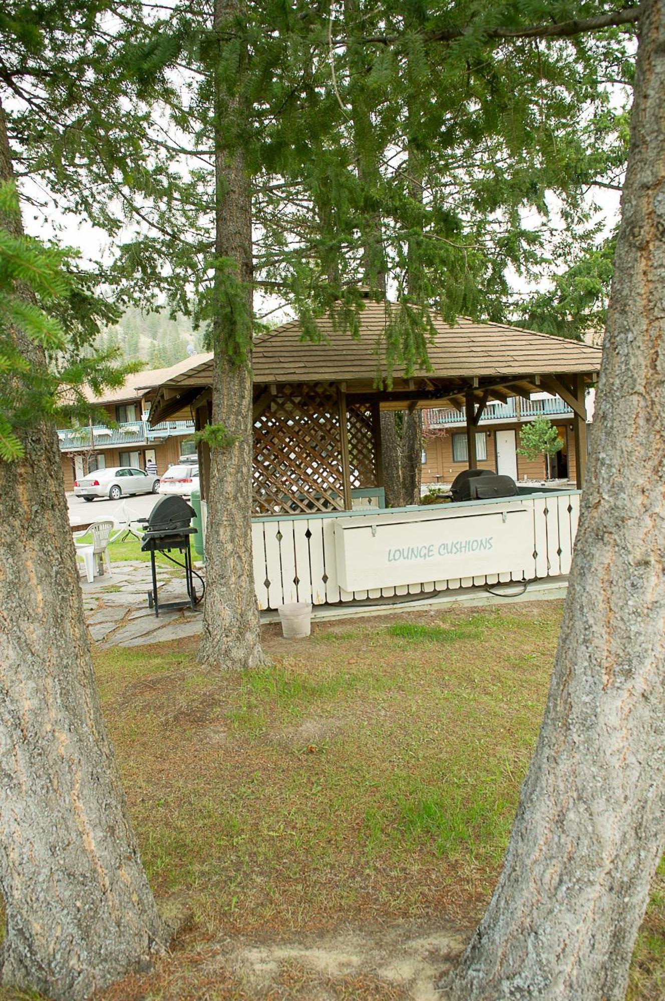 Motel Bavaria Radium Hot Springs Exterior foto